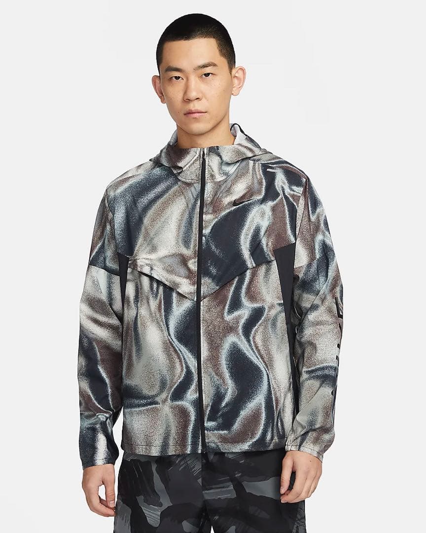 NIKE ランニングジャケット　ウィンドランナー　フルジップ　黒　総柄　M新品