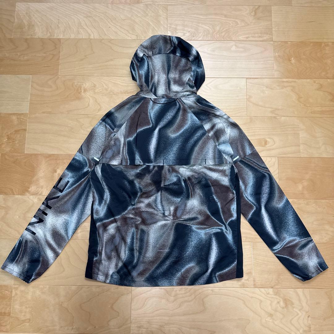 NIKE ランニングジャケット　ウィンドランナー　フルジップ　黒　総柄　M新品
