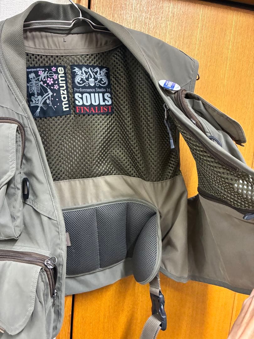 SOULS マズメ　コラボ　激レア　フィッシングベスト カーキ　L サクラマス