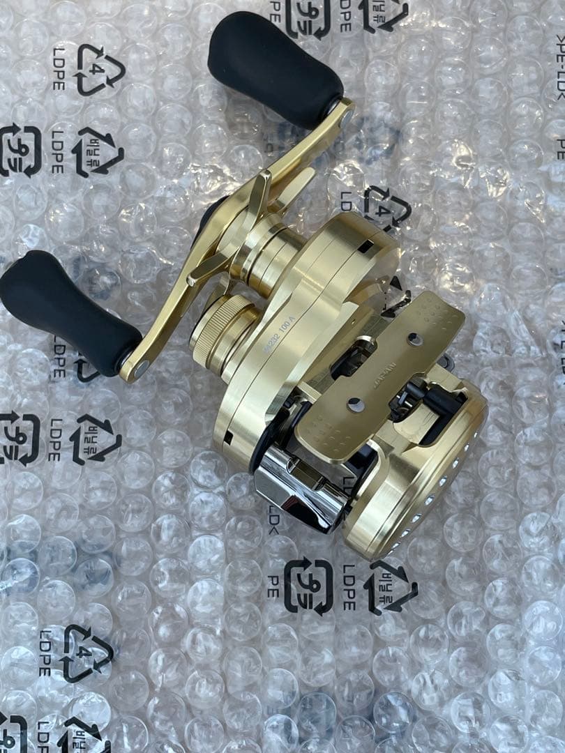 リール 21 CALCUTTA CONQUEST 100