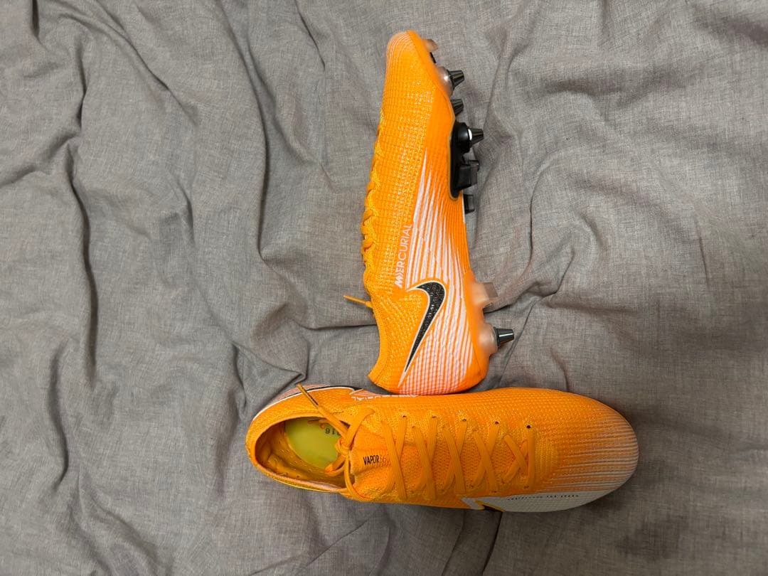Nike サッカーシューズ オレンジ スパイク