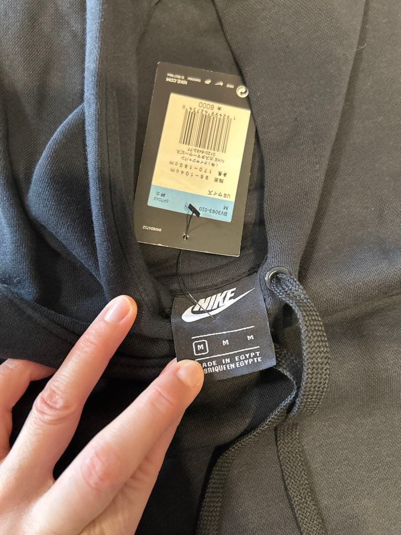 新品未使用品　NIKE プルオーバー　パーカー　ブラック　メンズ
