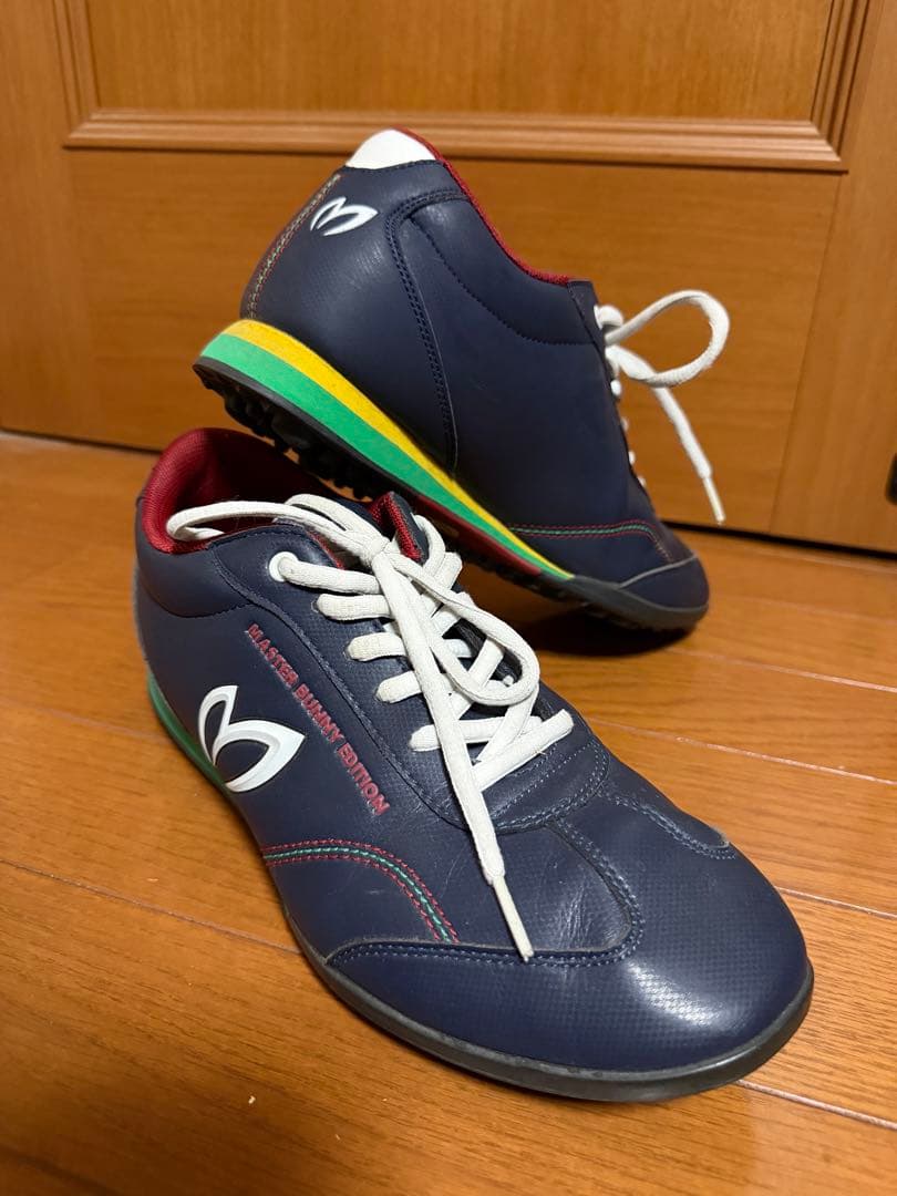 【美品】マスターバニーエディション ゴルフシューズ スパイクレス ネイビー