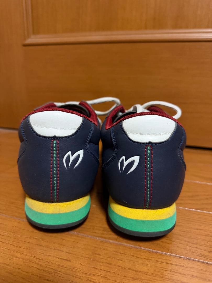 【美品】マスターバニーエディション ゴルフシューズ スパイクレス ネイビー
