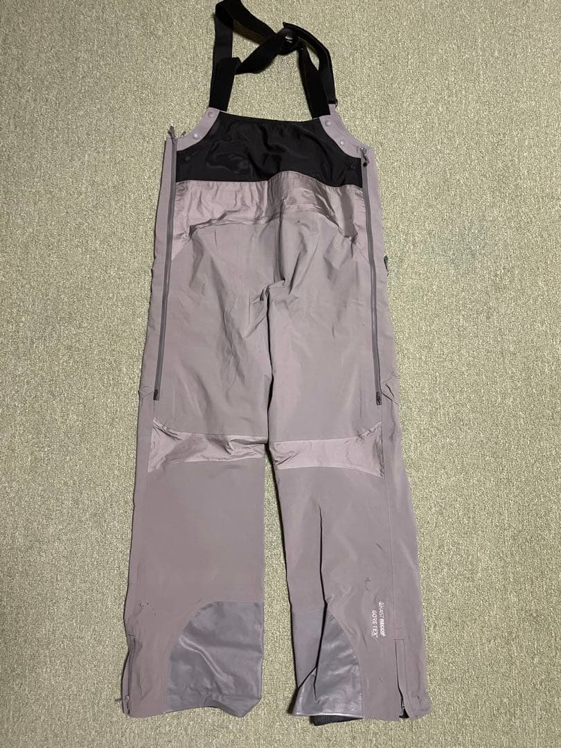 BURTON AK457 BIB グレー