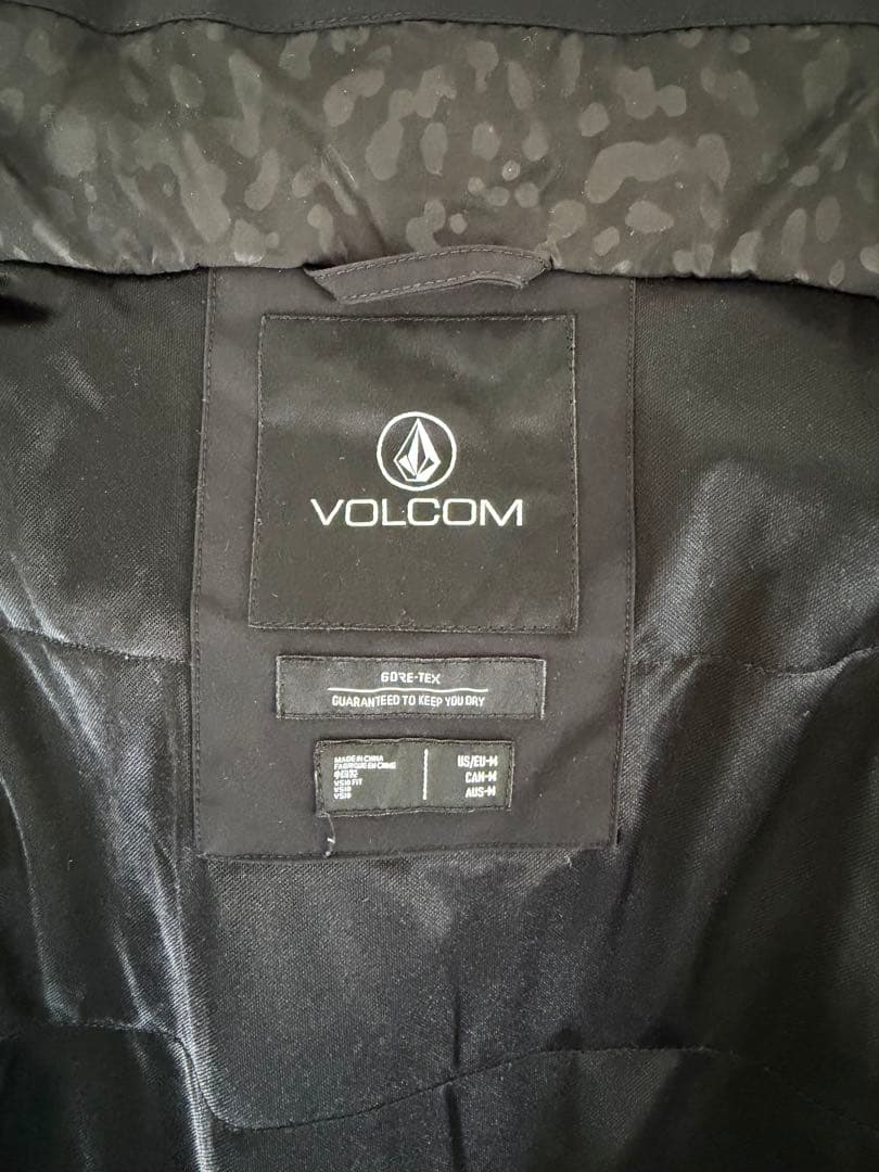 VOLCOM GORE-TEX ブラック スノーボードウェア　レディースM