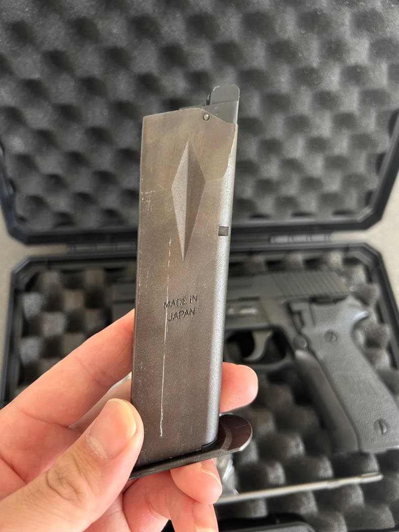 東京マルイ　SIGザウエル　P226 ガスガン ライト付き
