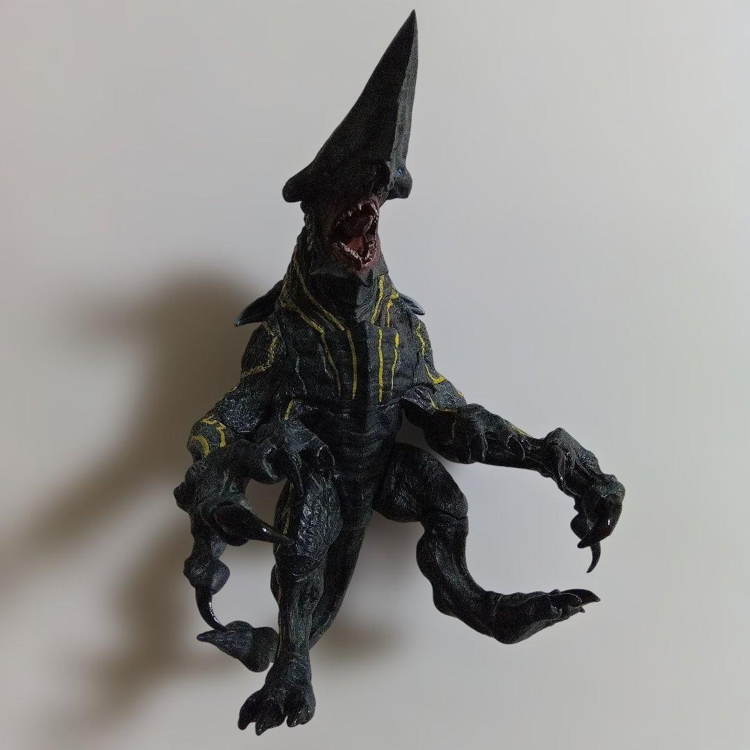 ネカ　パシフィックリム　ナイフヘッド　怪獣　フィギュア