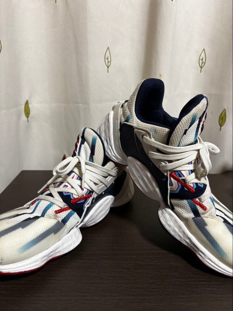 バスケットボールシューズ ホワイト/ネイビー/レッド