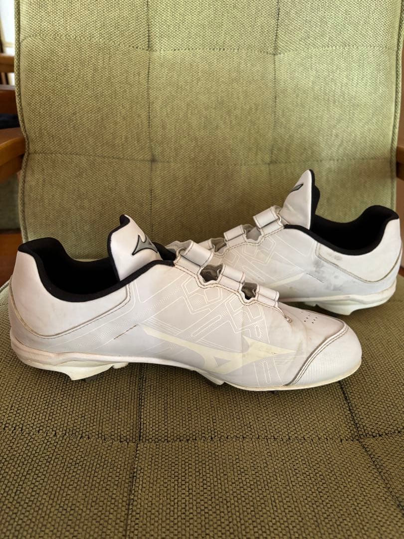 Mizuno 野球用スパイク ホワイト　　　　　　　sskロングソックス付
