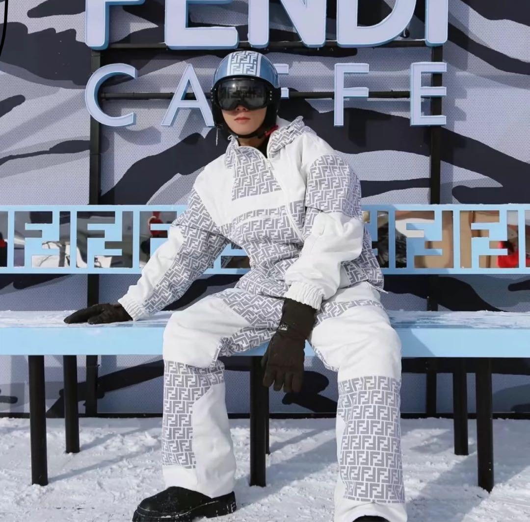 FENDI スノボー　スノーボード　レディース　パンツ スノーボードウェア