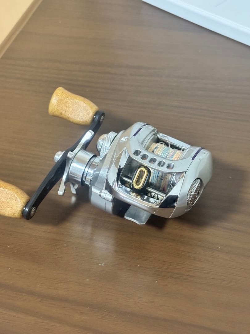 HLC シルバー ベイトリール 右巻き