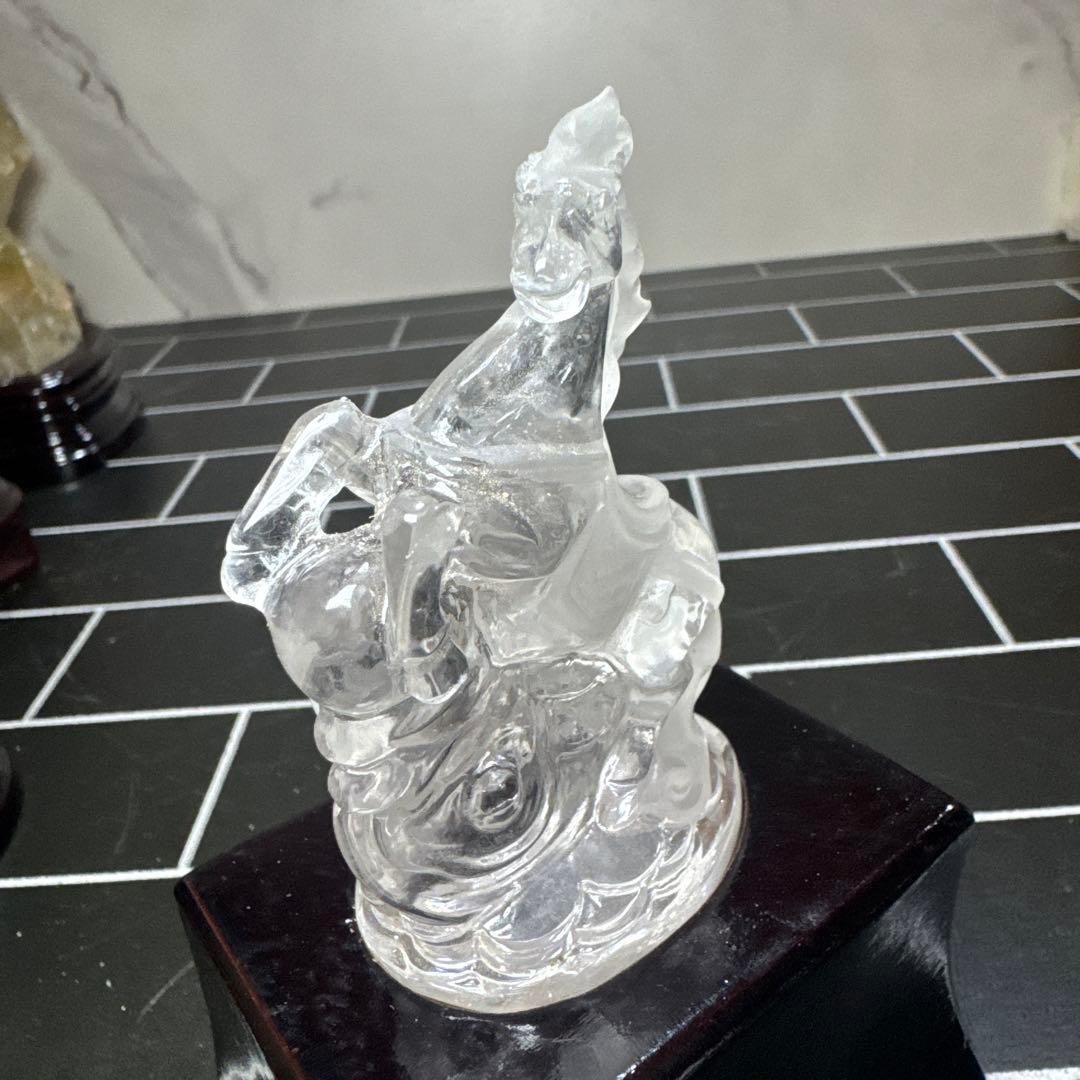 干支駿馬 天然水晶彫刻 8.5cm 台座付 上質品