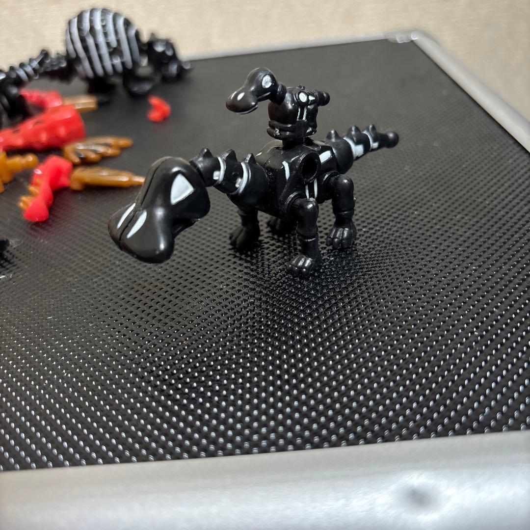 ほねほねザウルス　スペシャルブラックバージョン セミコンプ