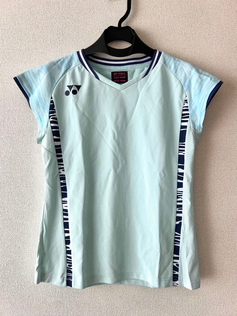 ヨネックス 水色Tシャツ ネイビースカート セット