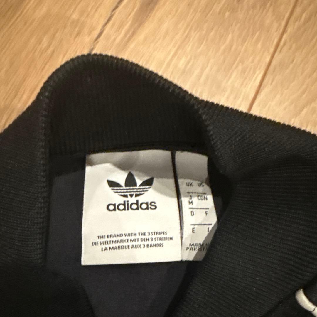 adidas トラックジャージ　上下　セットアップ