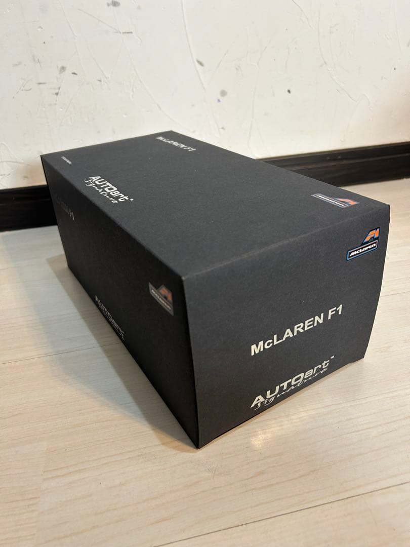 【未使用品】オートアート マクラーレンF1 マグネシウム シルバー