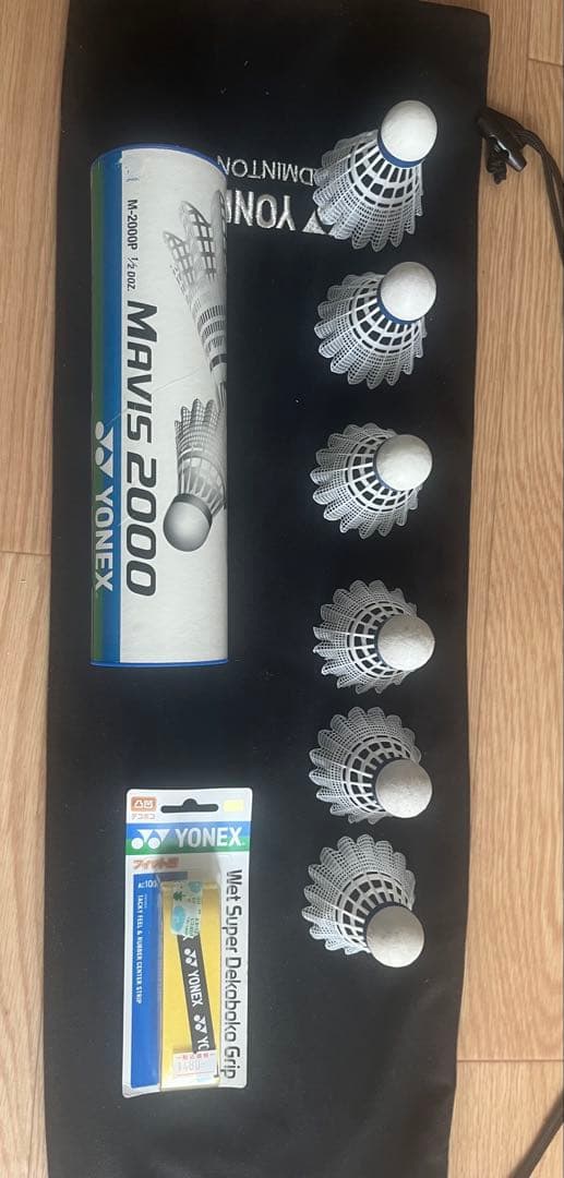 YONEX バドミントンラケット2本とアクセサリー