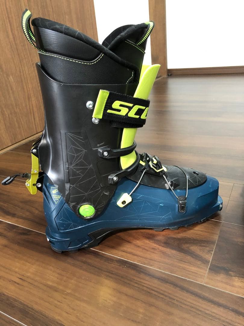 美品　SCOTT Cosmosバックカントリースキーブーツ　サイズ30㎝〜