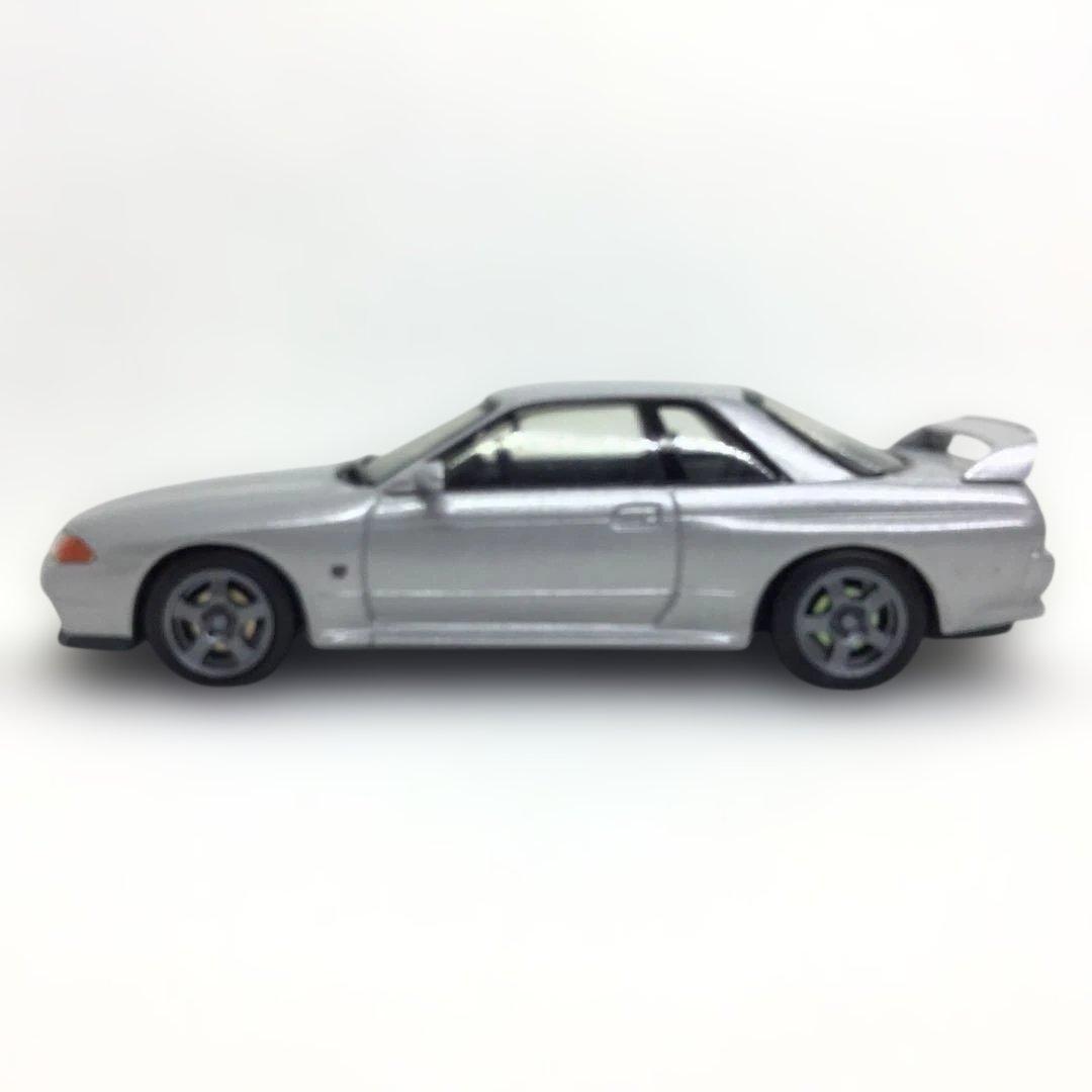 EBBRO エブロ 1/43 ニッサン　スカイライン　GT-R BNR32