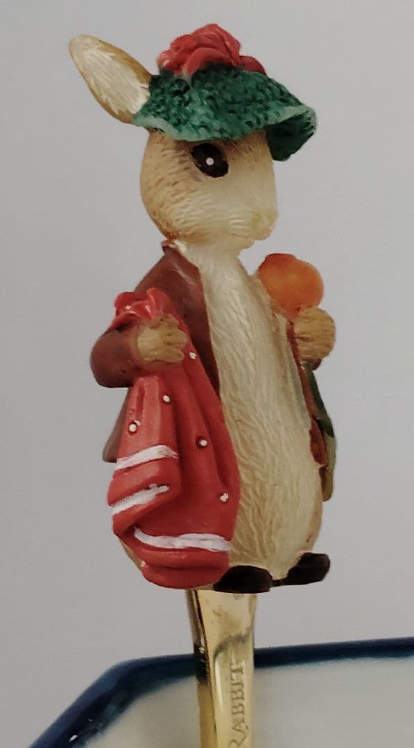 珍品！ピーターラビット・フィギュア付オリジナルスプーン金仕上げ５本セット未使用品