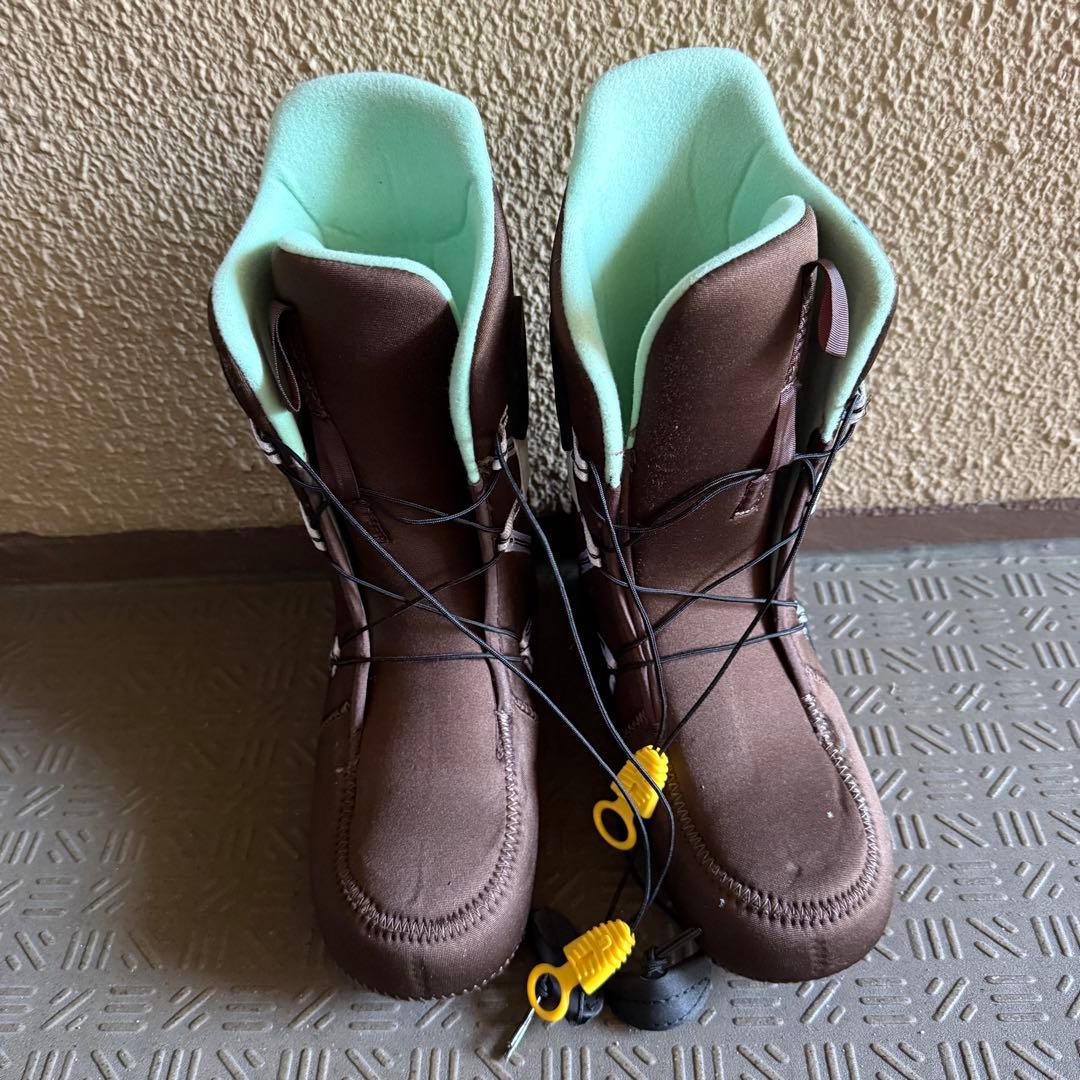 Burton mint 25.0 スピードゾーン ブーツ