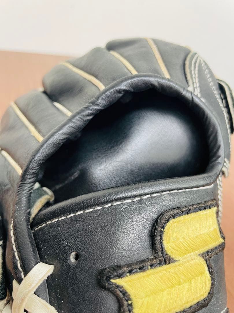 【美品】SSK エスエスケー　軟式野球用　内野手用 黒色　白色　グローブ　野球