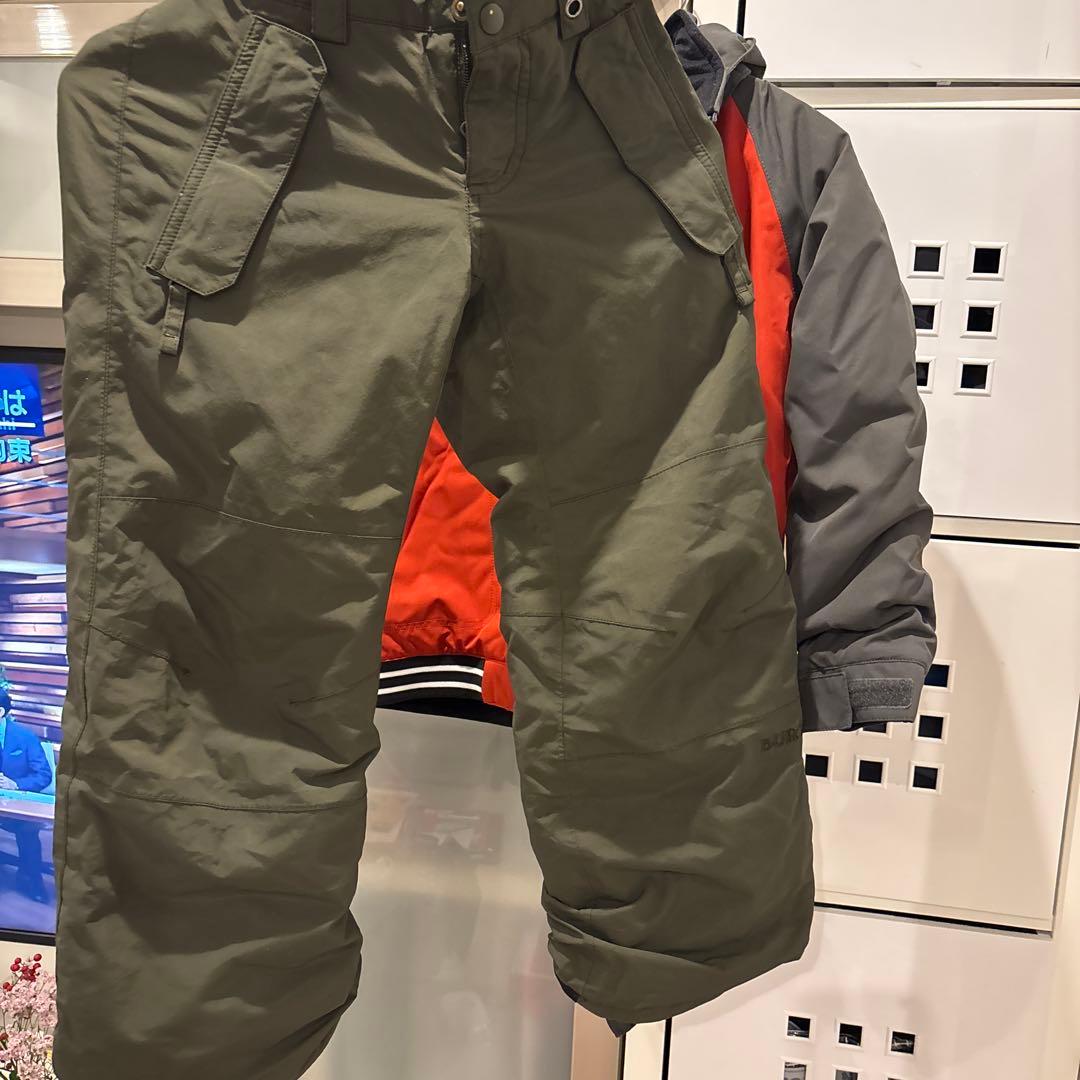 連休お値下げ　Burton ウェア上下、5/6サイズ　120〜135