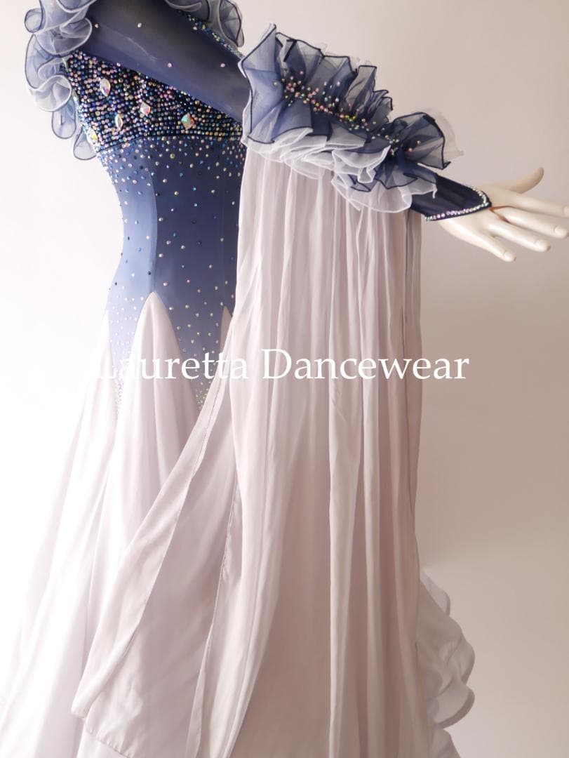 新品✨ラウレッタ 社交ダンスドレス ブルーアッシュ M 高級仕様 競技 デモ対応