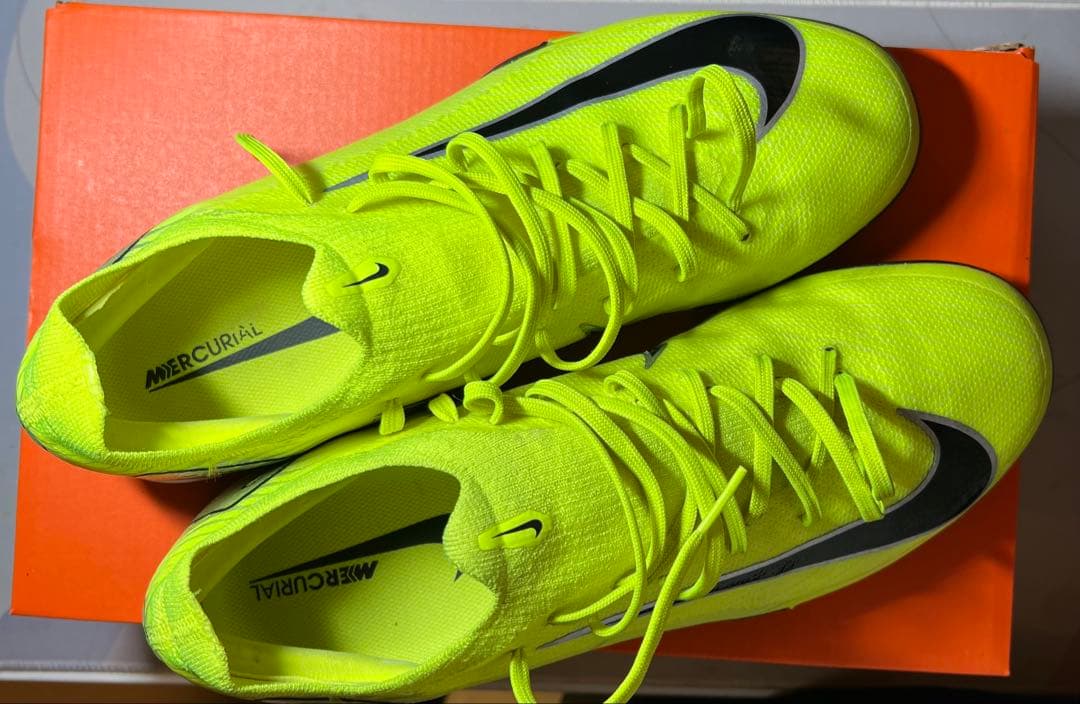 Nike Mercurial スパイク イエロー