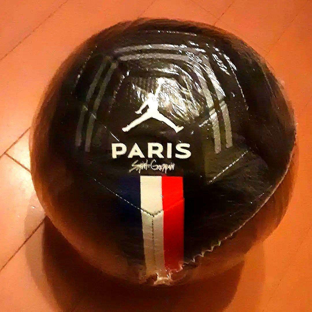 貴重☆　ジョーダン×PSG サッカーボール　５号