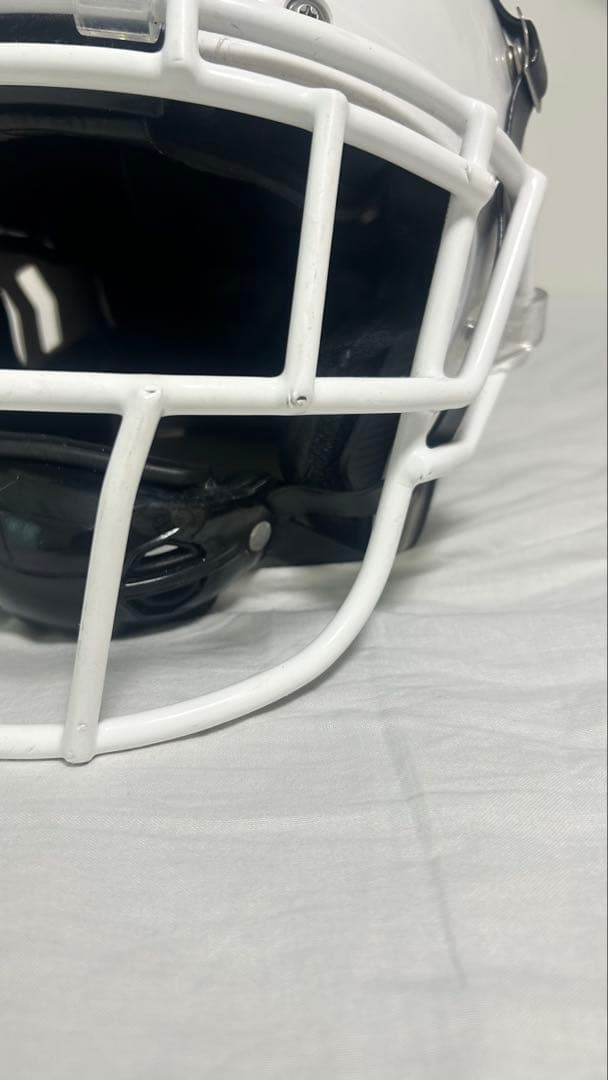 ヘルメットシャットS白　フェイスカバー付き アメフト　防具　プロテクター