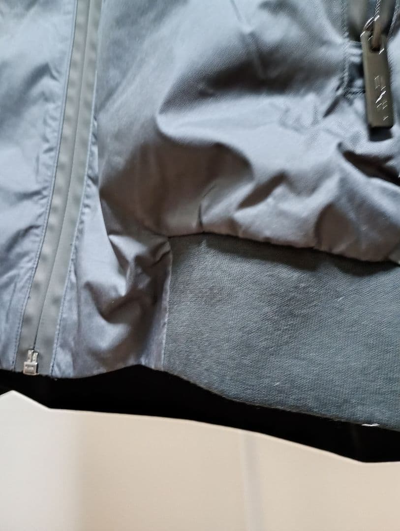 新品タグ付　2XU　裏メッシュウインドブレーカーメンズМ相当