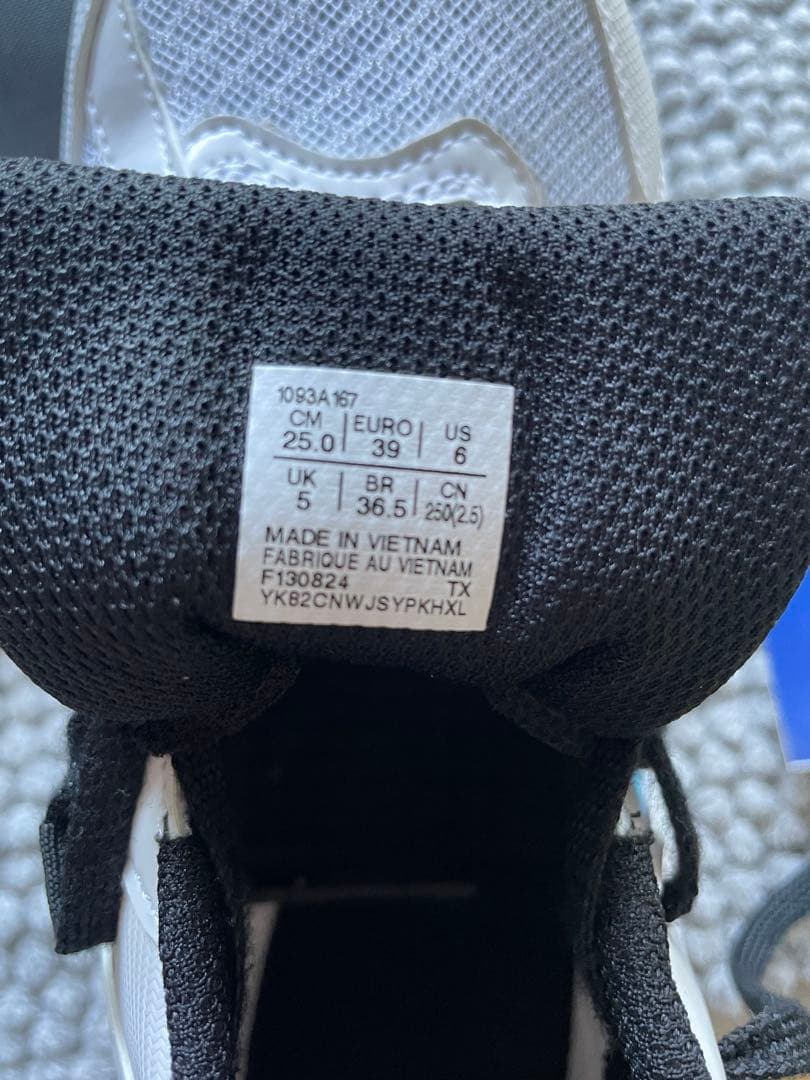 【新品未使用】asics 陸上　スパイク　シューズケース付き　25cm