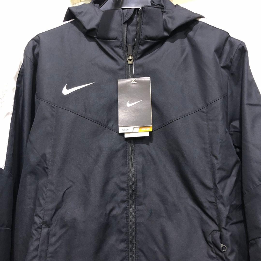 ナイキジュニアジャケット新品１５０サイズ