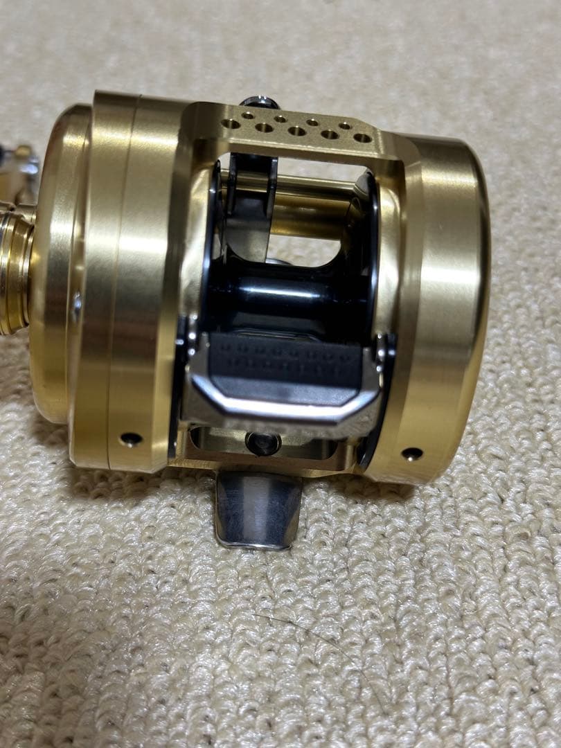 （美品）SHIMANO 15OCEA CONQUEST 301HG 左