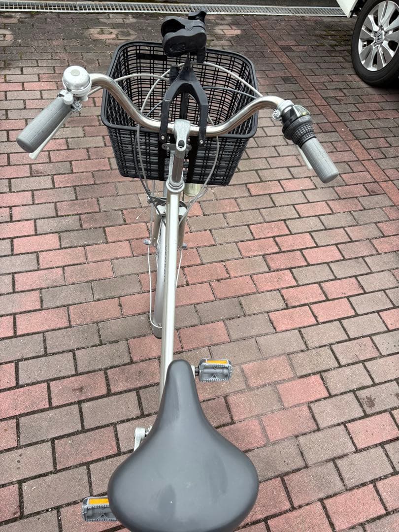 つー(在庫確認、)さん専用 前後籠付きAR変速付きシルバー 軽快車(26㌅)