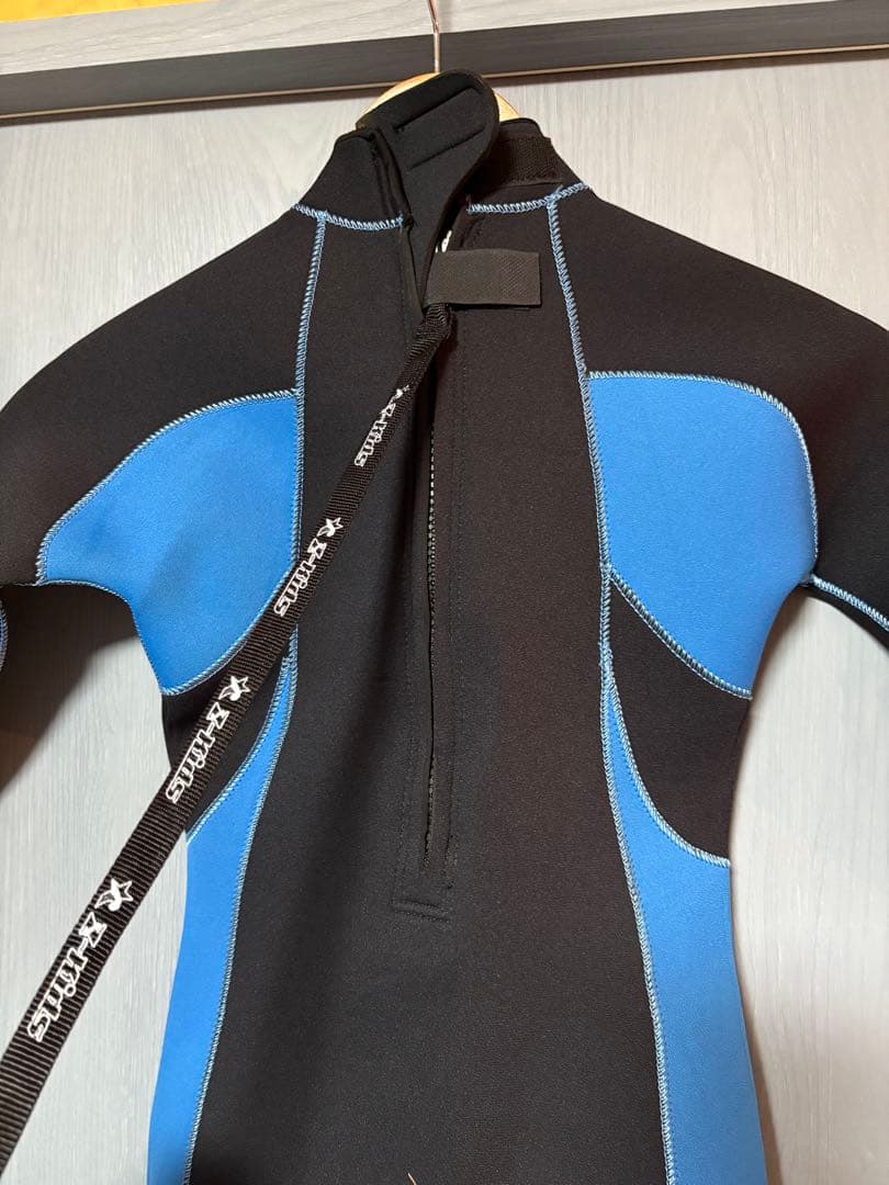 Z-Kids☆新品ウエットスーツ（10号）参考数値 身長137cm体重33.1g