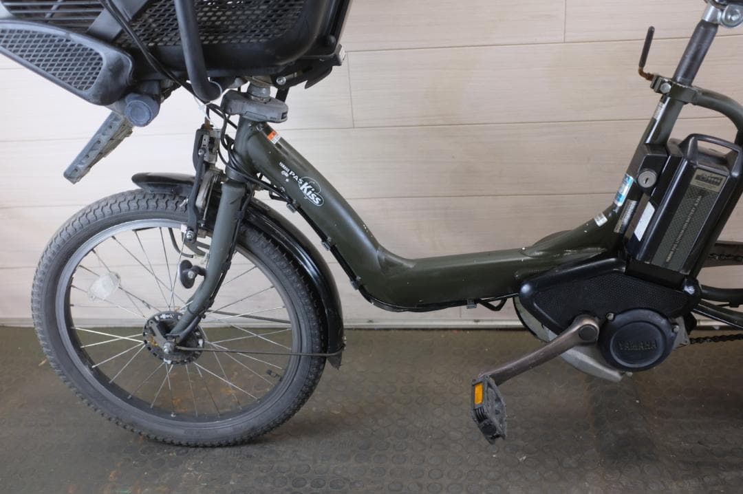 電動自転車ヤマハPAS　KISS　20インチ3段　8.7Ah（4点灯）充電器あり