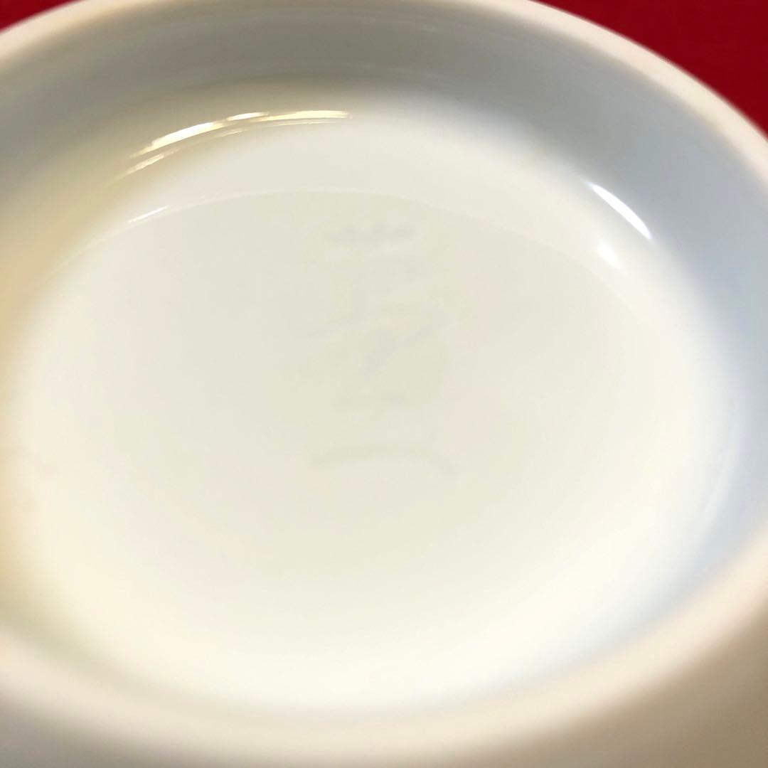 人間国宝　井上萬二　白磁牡丹彫文　菓子鉢【未使用保管品】