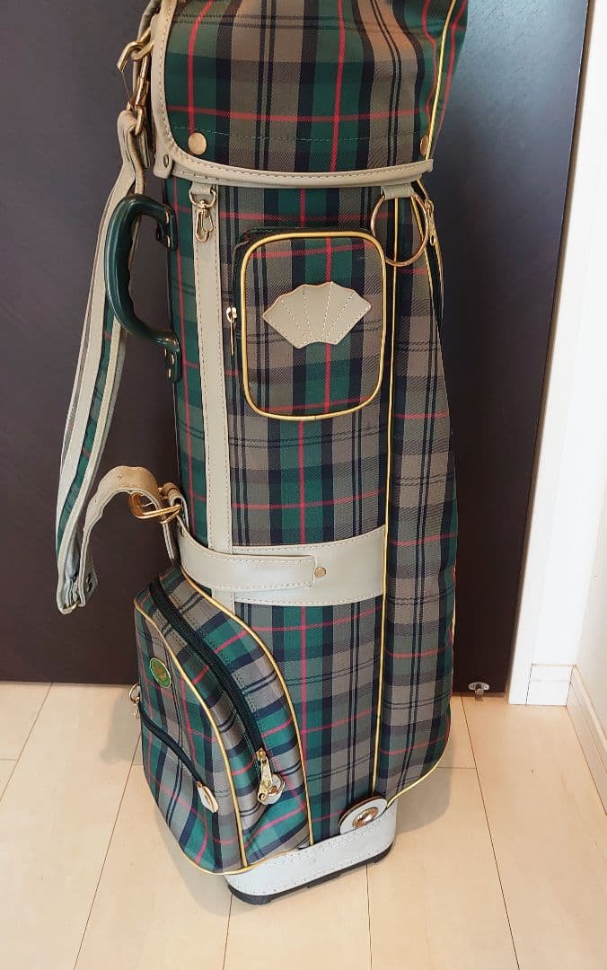 未使用　ゴルフバッグ グレーと緑のチェック柄（高さ115cm）