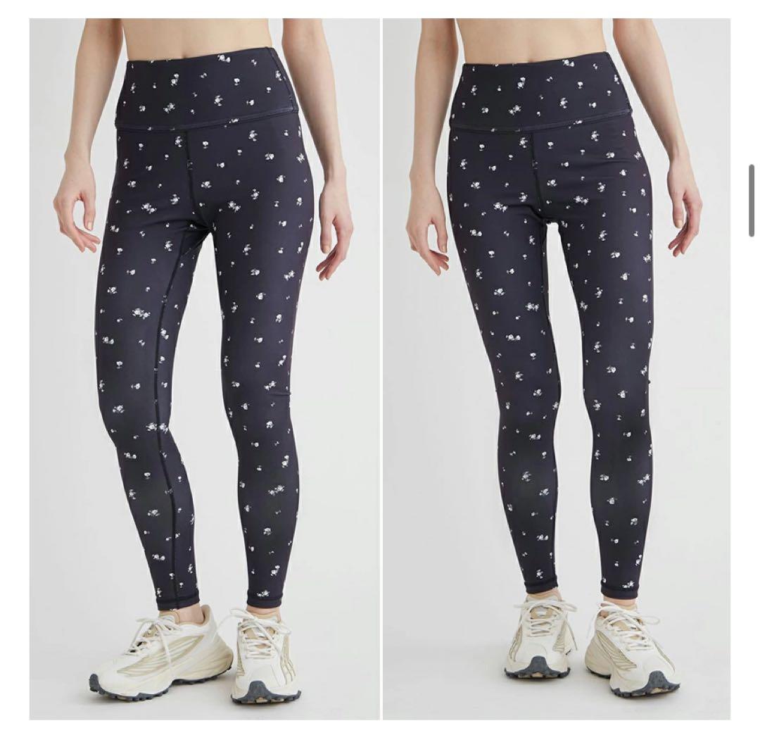 emmi yoga ヨガ　ミニフラワーUVカット　ブラトップ　レギンス　ネイビー
