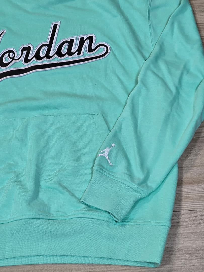 週末値下げNIKEナイキJordan ティファニーブルー フード付きパーカー