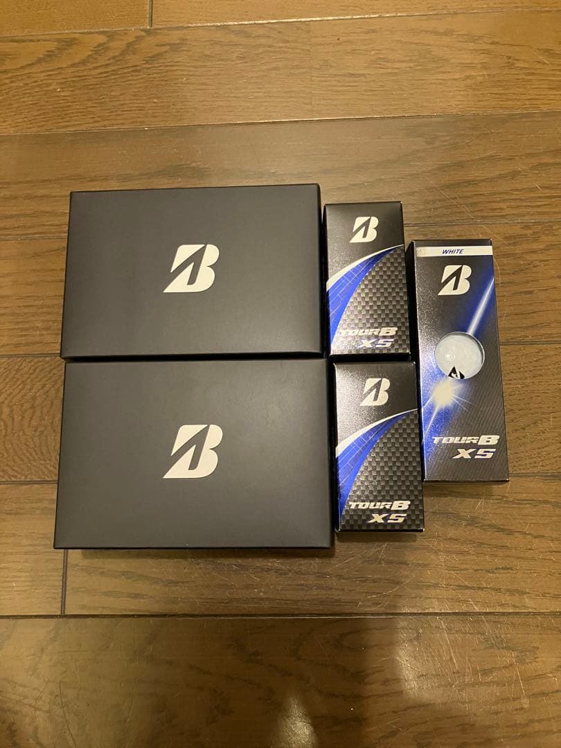 新品　ブリヂストン TOUR B XS ゴルフボール　19球