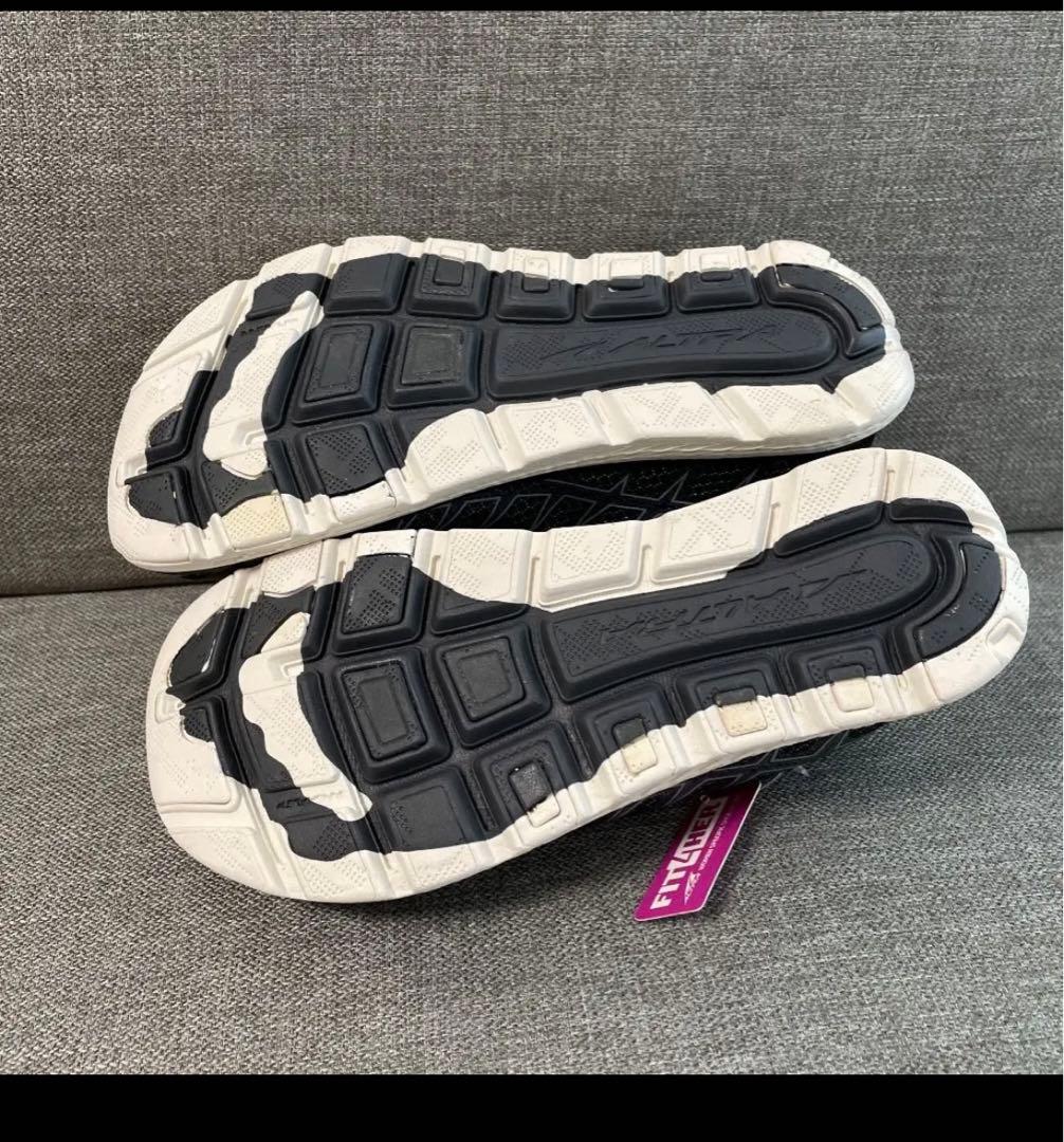かえるさま専用アルトラ　ALTRA ONEV3 未使用