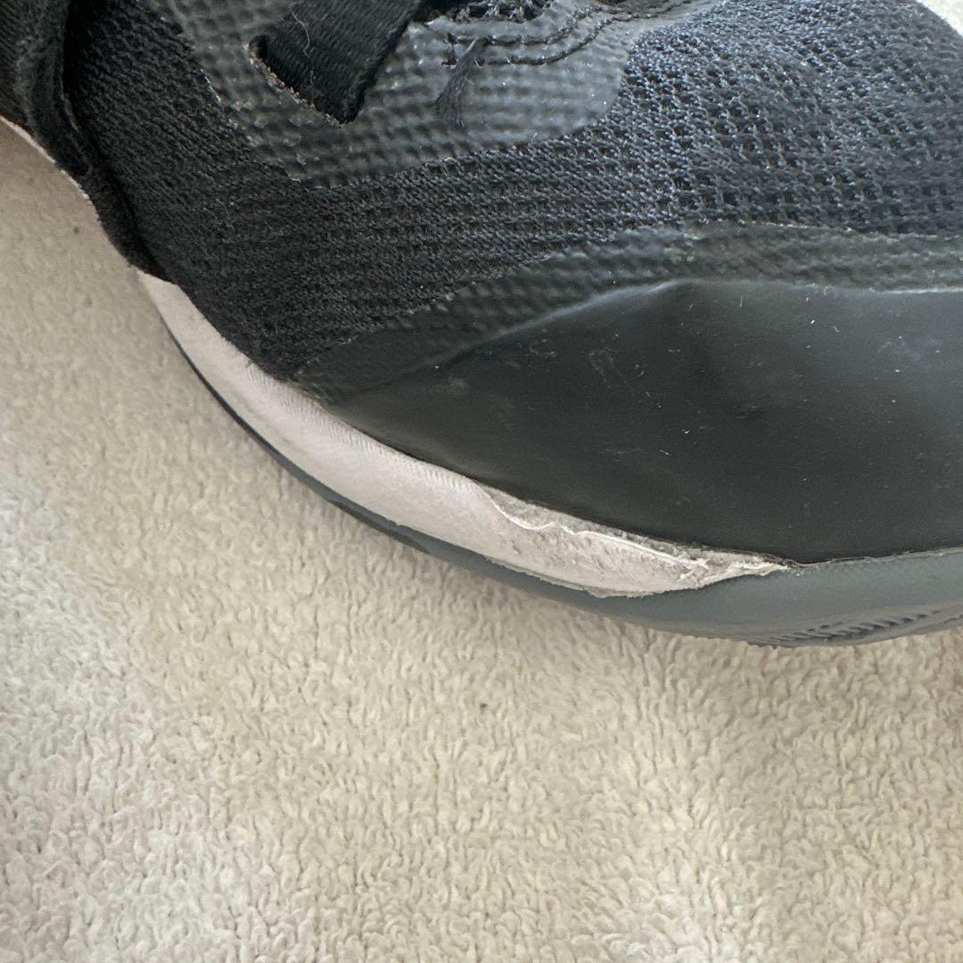 asics（アシックス）バッシュ　インヴェイドノヴァ 25センチ