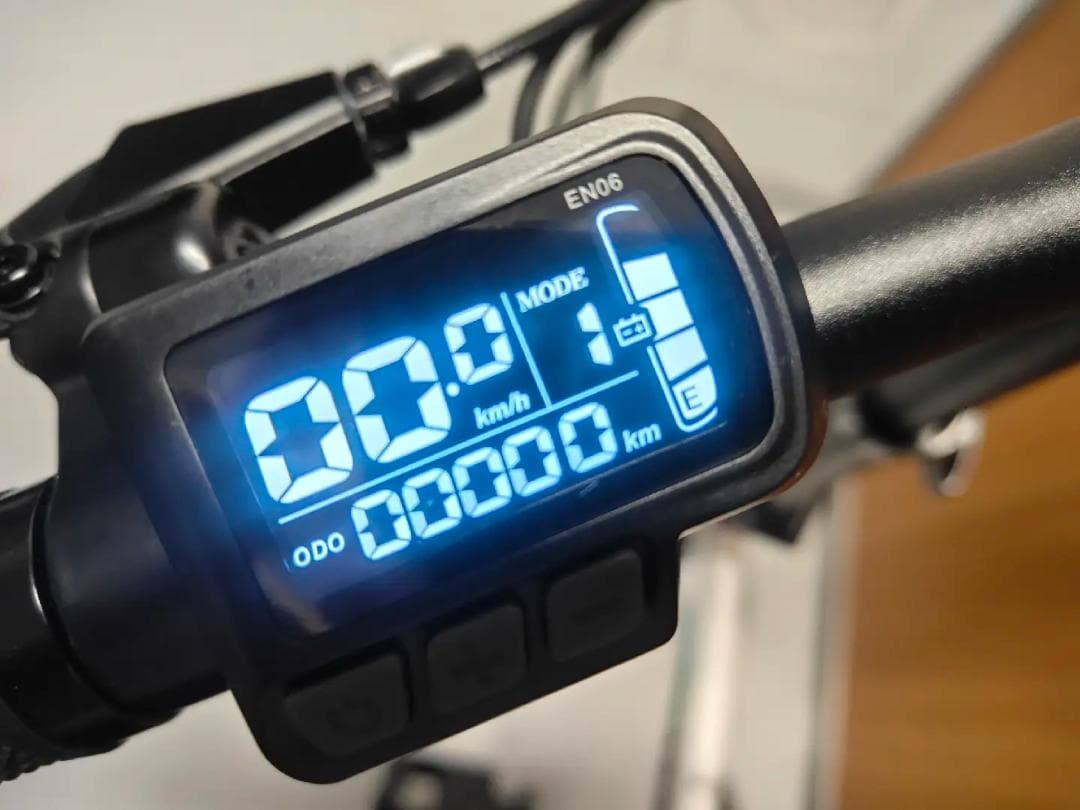 【在庫残りわずか！】電動アシスト自転車ERWAYA01 Liteホワイト