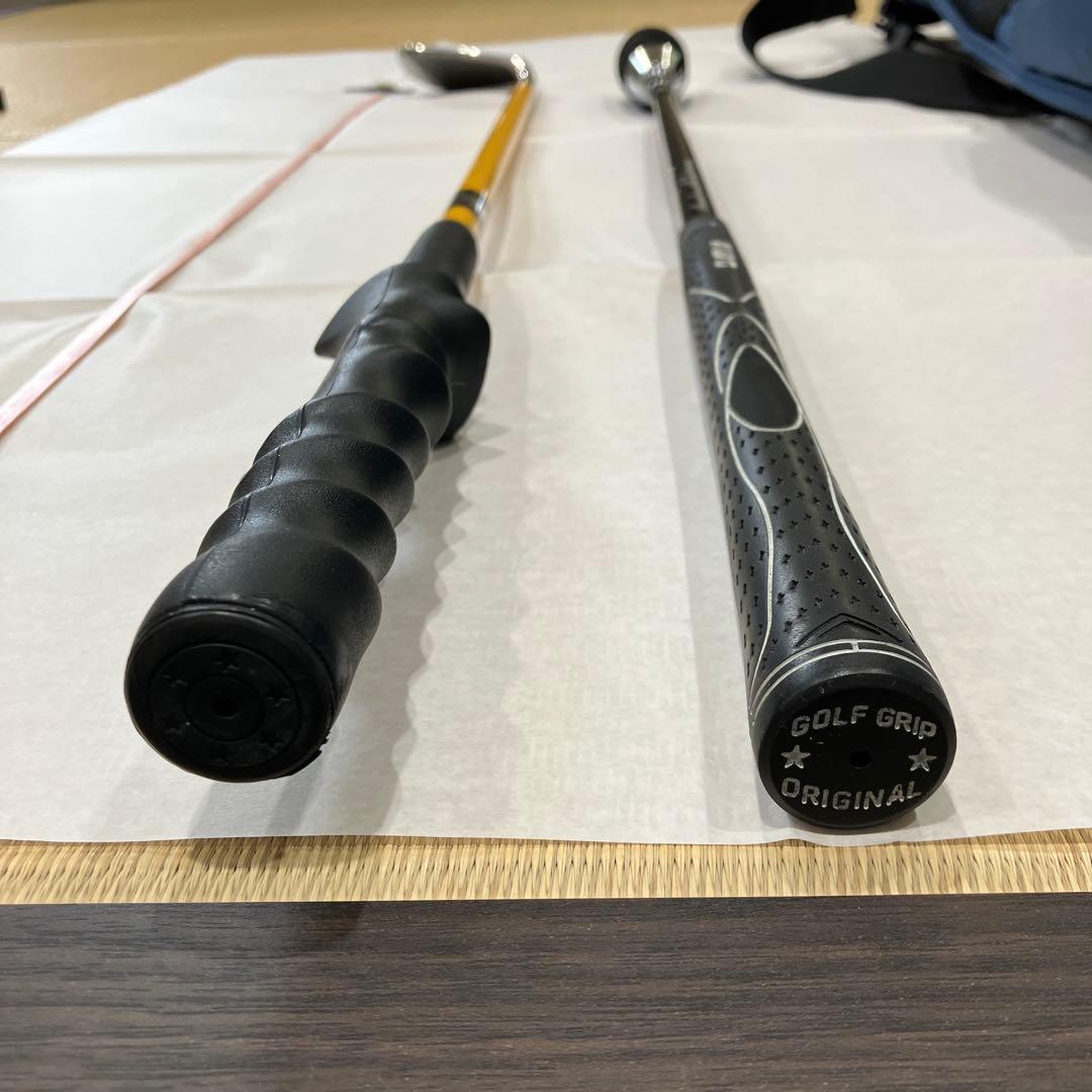 ゴルフスタンドバックとスイング練習器具2本のセット