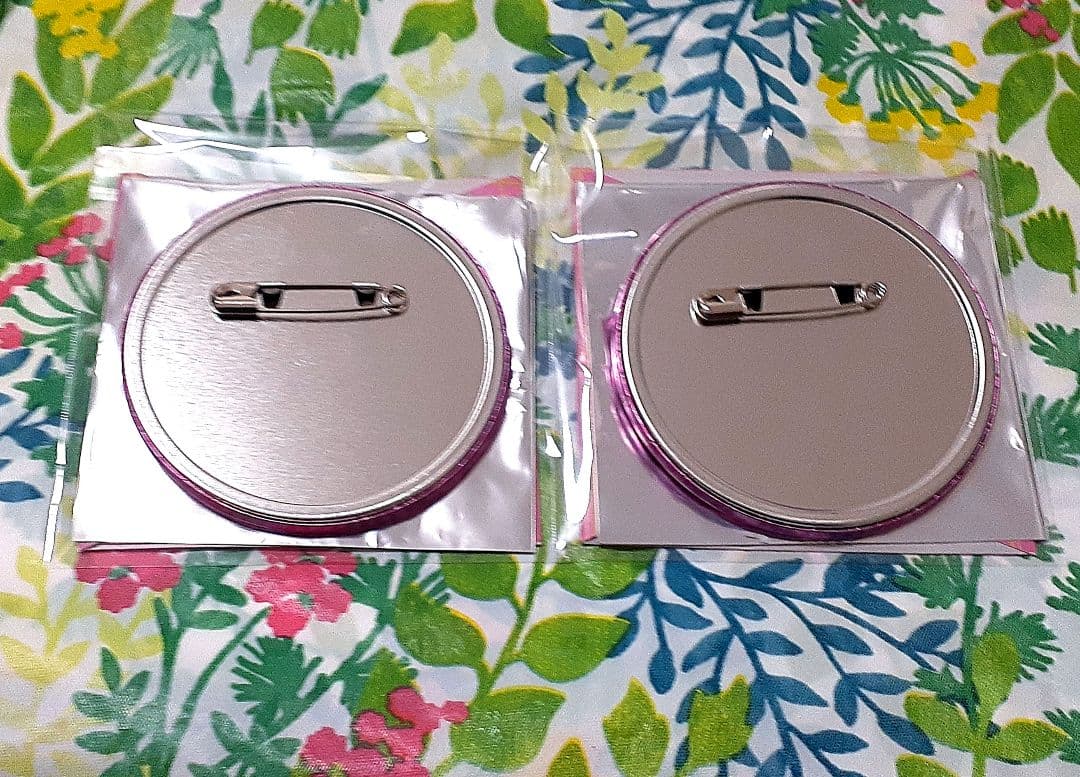 ジョジョ展 メローネ ギアッチョ 場面写缶バッジ 2点セット