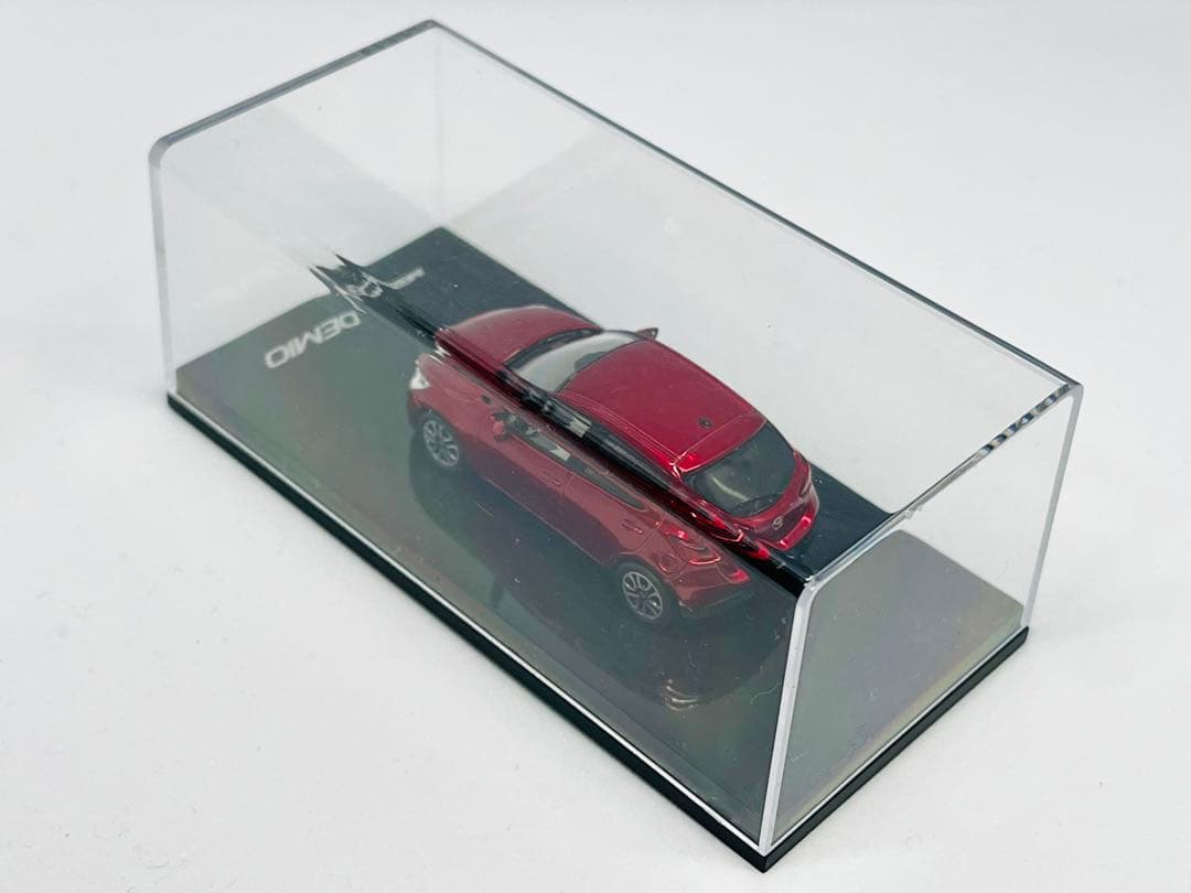 マツダ　デミオ　ソウルレッドプレミアムメタリック　1/64